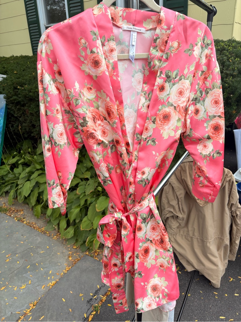 Flora Nikrooz Coral Pink Rose-Print Satin Tie-Waist Robe
